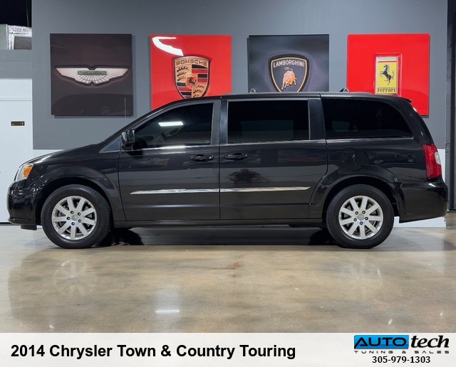 2014 Chrysler Town & Country Touring